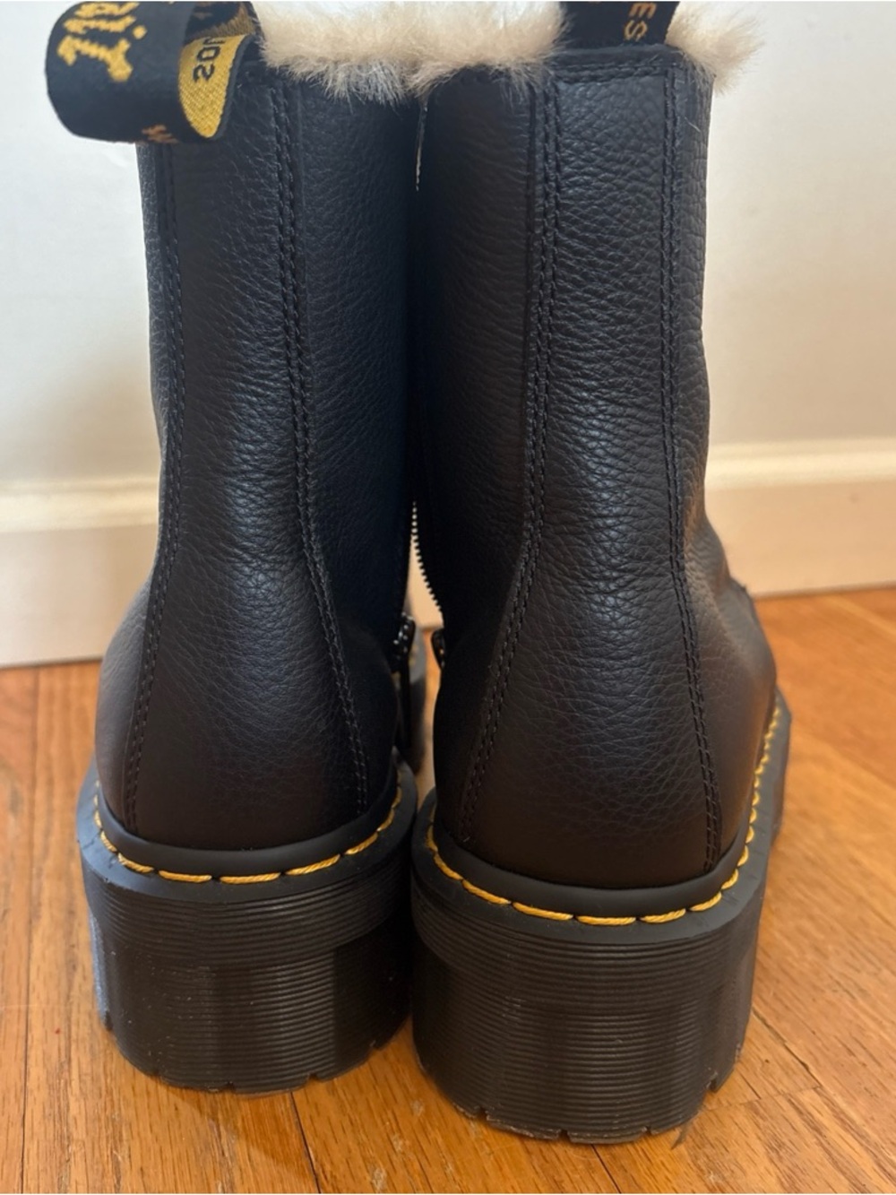 DR.MARTENS JADON BOOT LEATHER FAUX FUR LINED PLATFORMS Womens Size 8 M7 - Picture 5 of 9